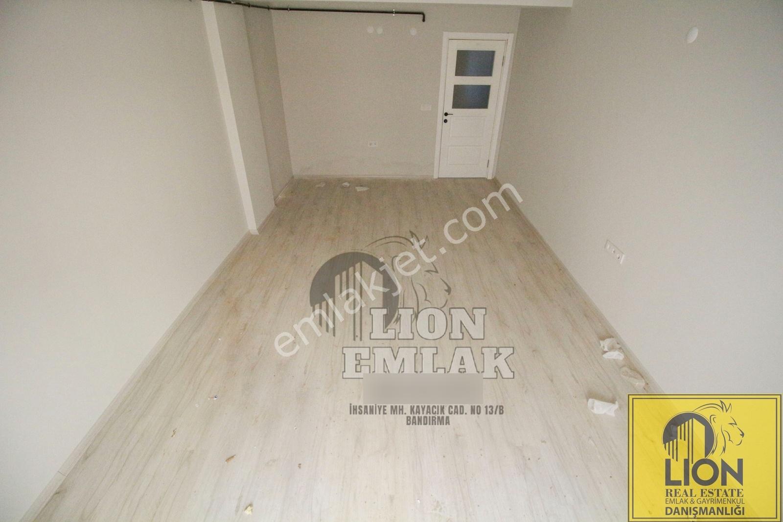 Lıon Emlak'tan Kayacık'ta Çift Banyo,balkonlu Satılık 2+1 Daire — fotoğraf 16