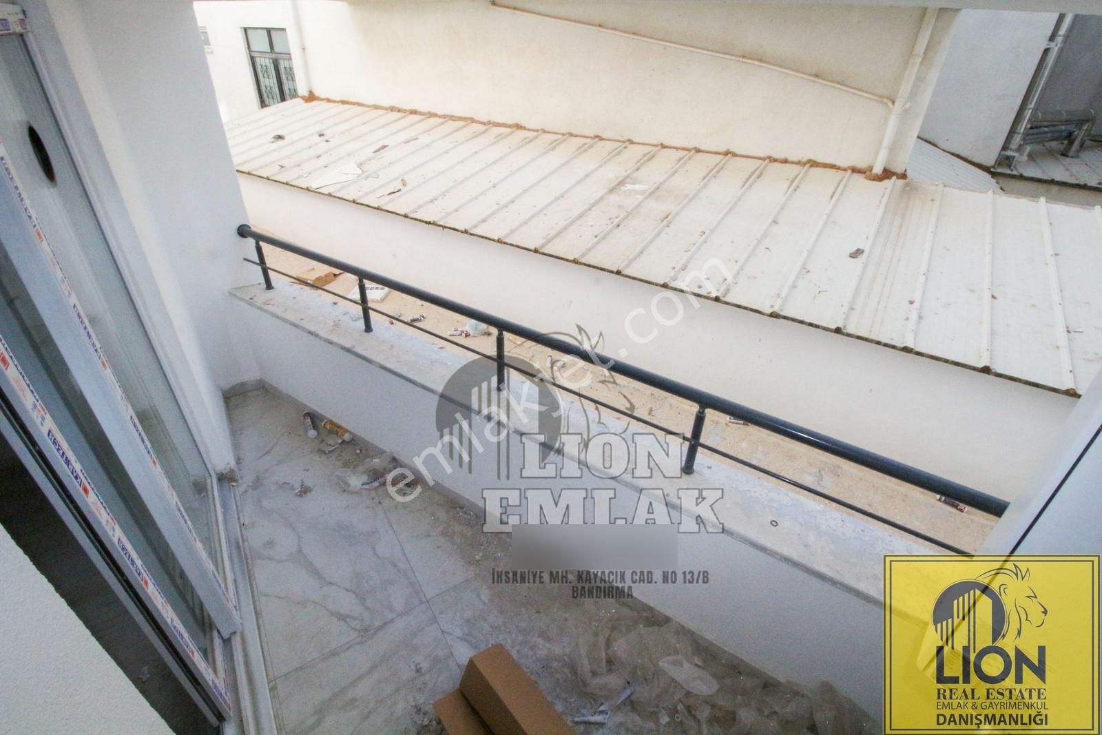 Lıon Emlak'tan Kayacık'ta Çift Banyo,balkonlu Satılık 2+1 Daire — fotoğraf 17
