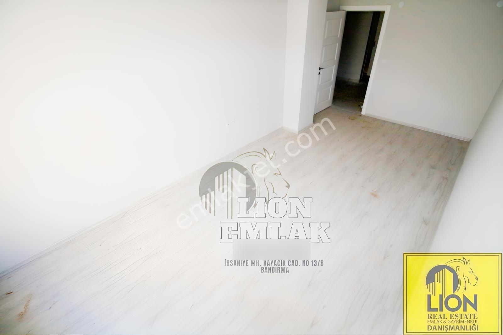 Lıon Emlak'tan Kayacık'ta Çift Banyo,balkonlu Satılık 2+1 Daire — fotoğraf 19