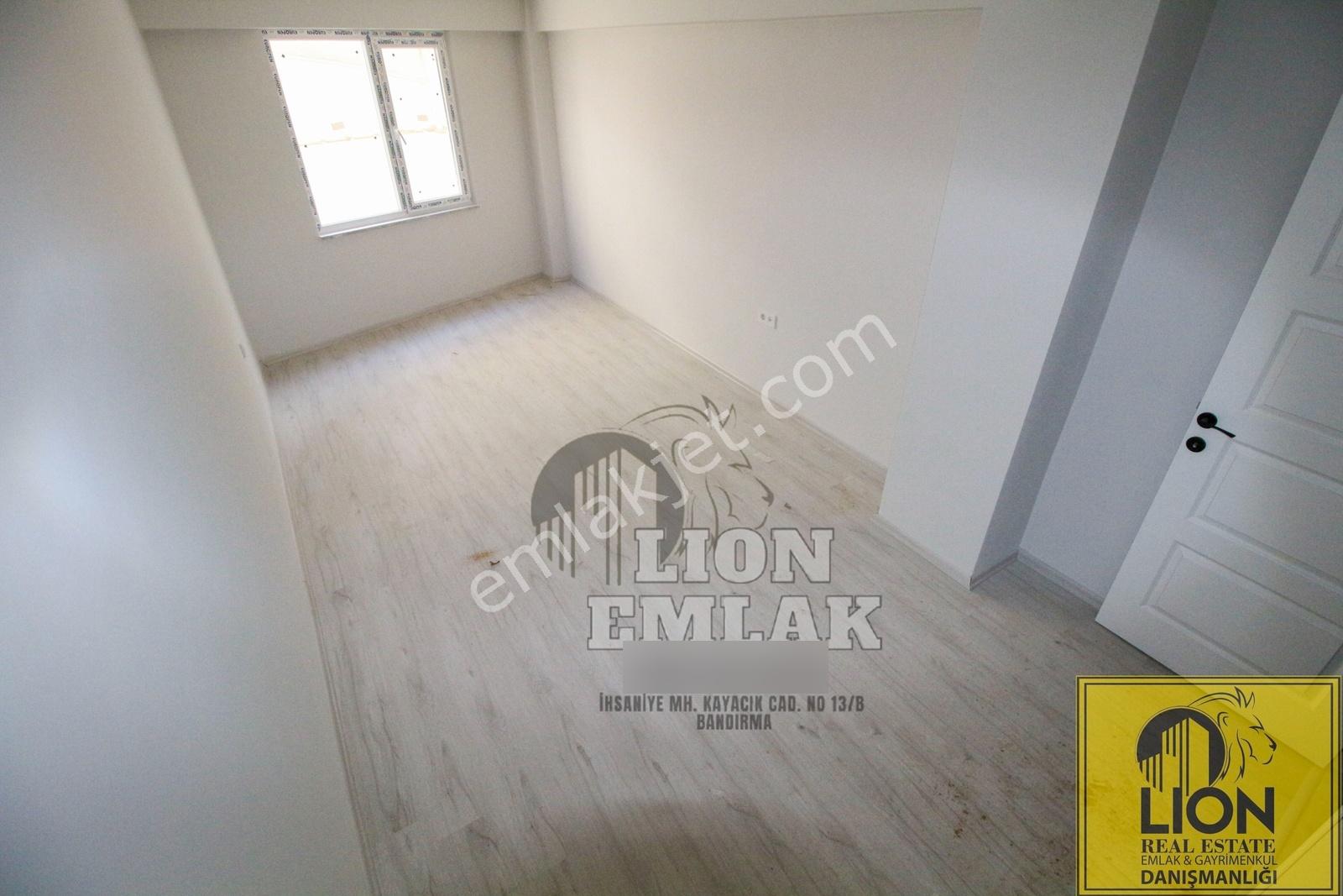 Lıon Emlak'tan Kayacık'ta Çift Banyo,balkonlu Satılık 2+1 Daire — fotoğraf 20