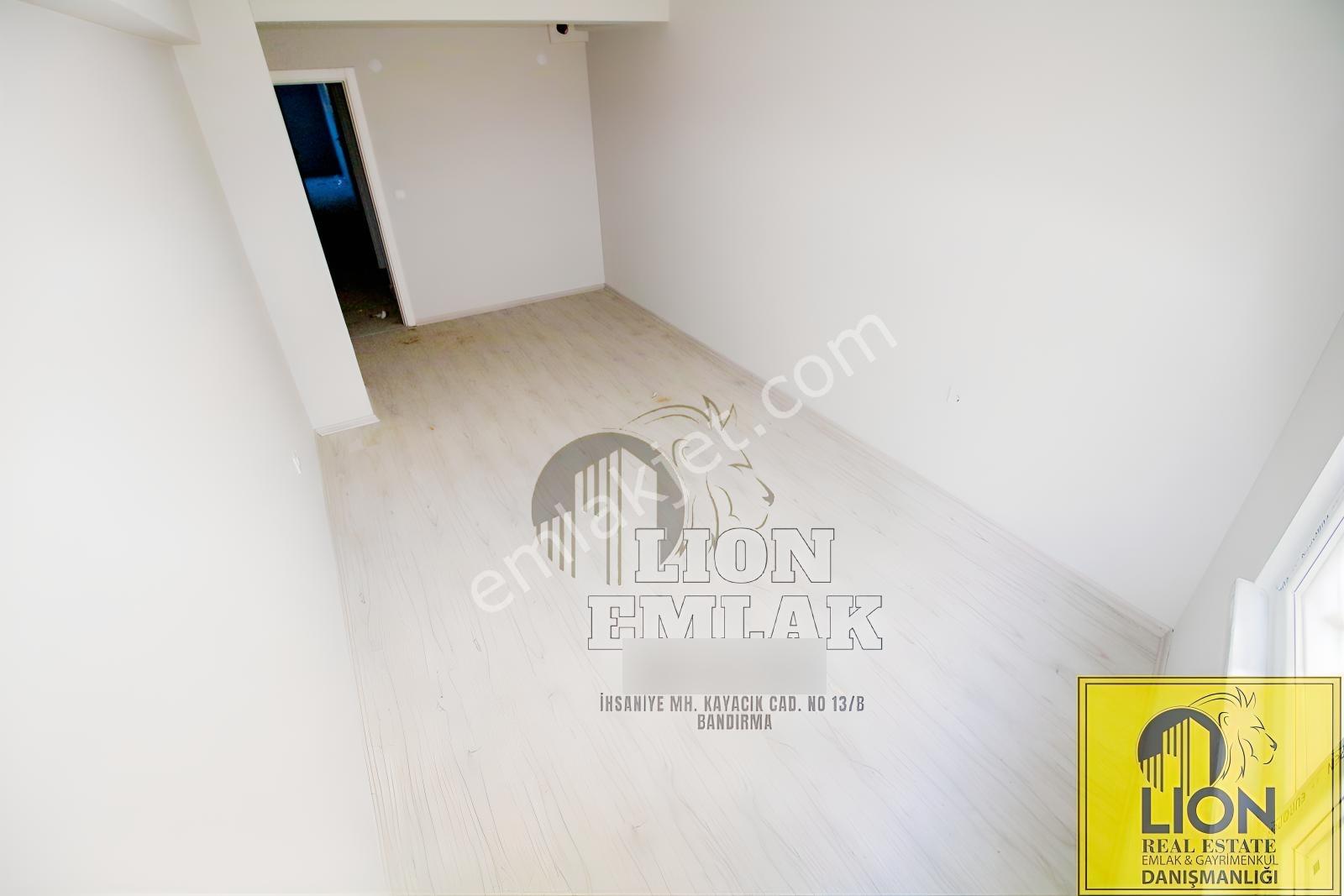 Lıon Emlak'tan Kayacık'ta Çift Banyo,balkonlu Satılık 2+1 Daire — fotoğraf 21