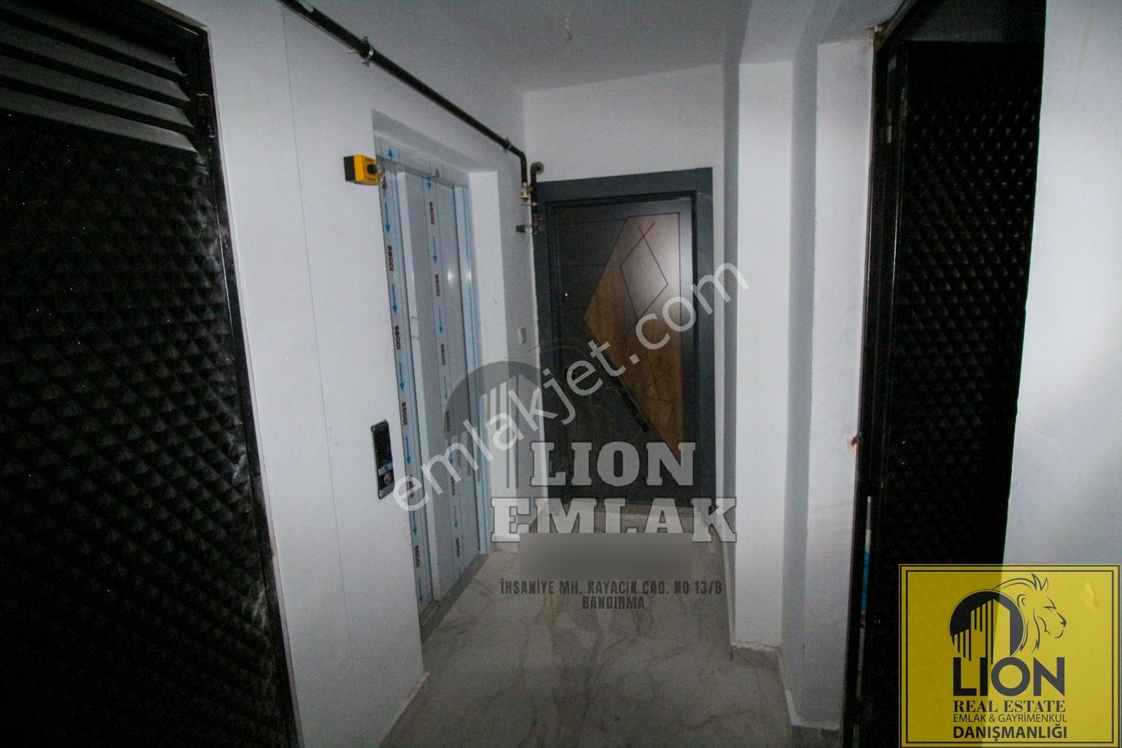 Lıon Emlak'tan Kayacık'ta Çift Banyo,balkonlu Satılık 2+1 Daire — fotoğraf 32