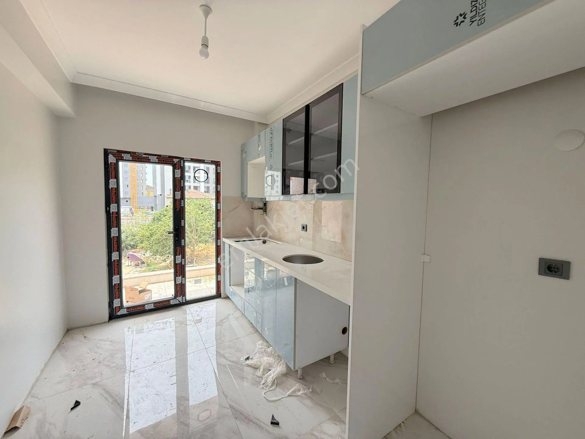 Mertcan'dan Yayalar Mah. Caddeye 1dk Balkonlu Ara Kat 2+1 — fotoğraf 5