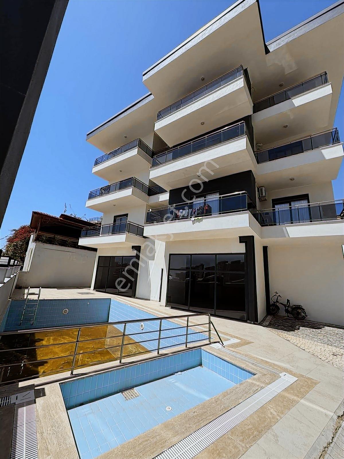 Mahmutlarda 1+1 Deniz Manzaralı Güney Cephe Havuzlu Daire