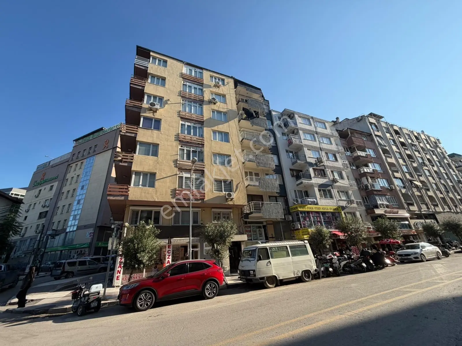 Sakarya Mahallesi Cadde Üzeri Satılık 2+1