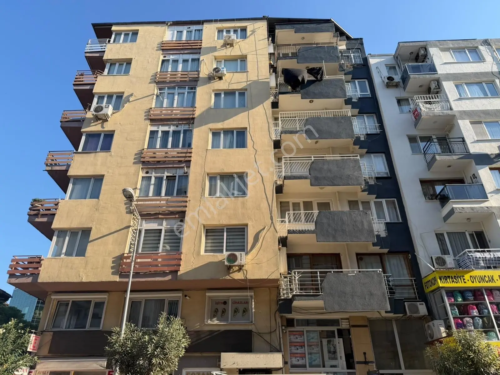 Sakarya Mahallesi Cadde Üzeri Satılık 2+1 — fotoğraf 3