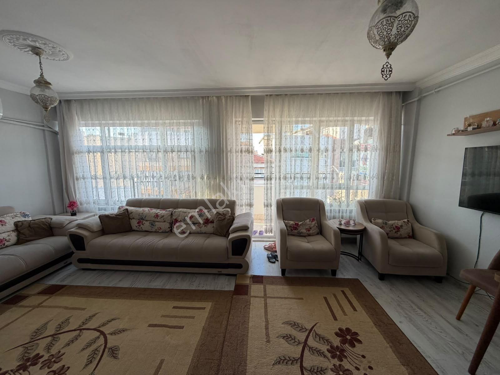 Sakarya Mahallesi Cadde Üzeri Satılık 2+1 — fotoğraf 8