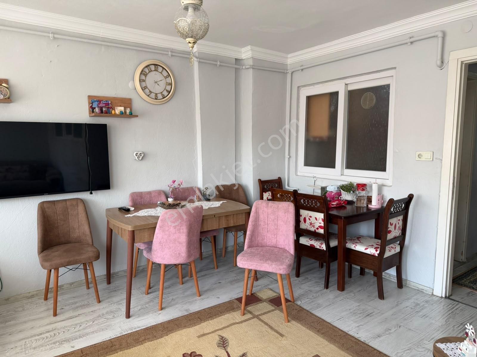 Sakarya Mahallesi Cadde Üzeri Satılık 2+1 — fotoğraf 9
