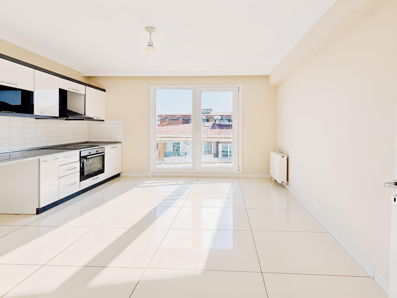 Metrobüse Yakın Sitede Ultra Geniş 3+1 Satılık Arakat Daire — fotoğraf 16