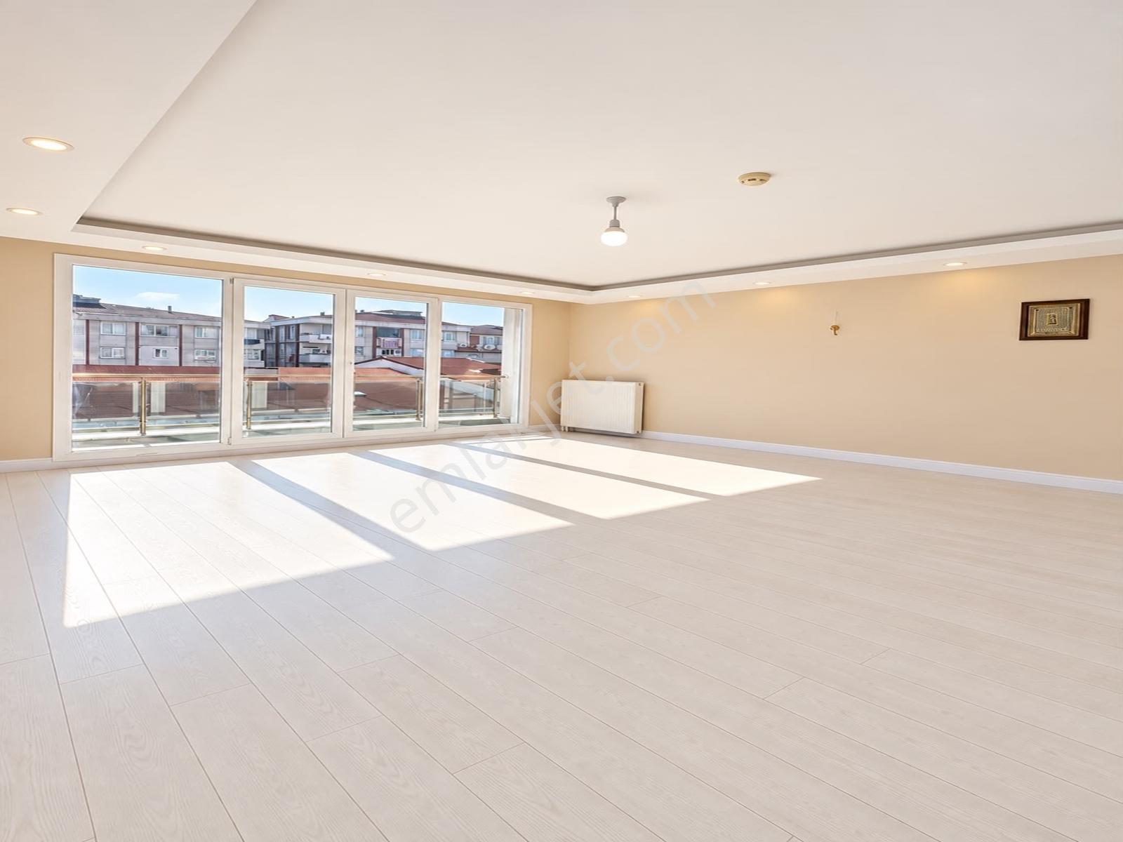 Metrobüse Yakın Sitede Ultra Geniş 3+1 Satılık Arakat Daire — fotoğraf 17