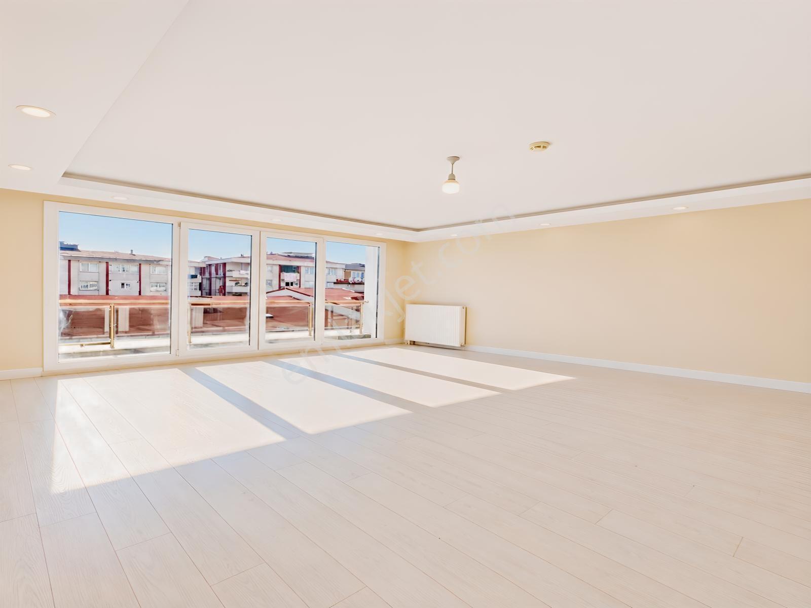Metrobüse Yakın Sitede Ultra Geniş 3+1 Satılık Arakat Daire — fotoğraf 18