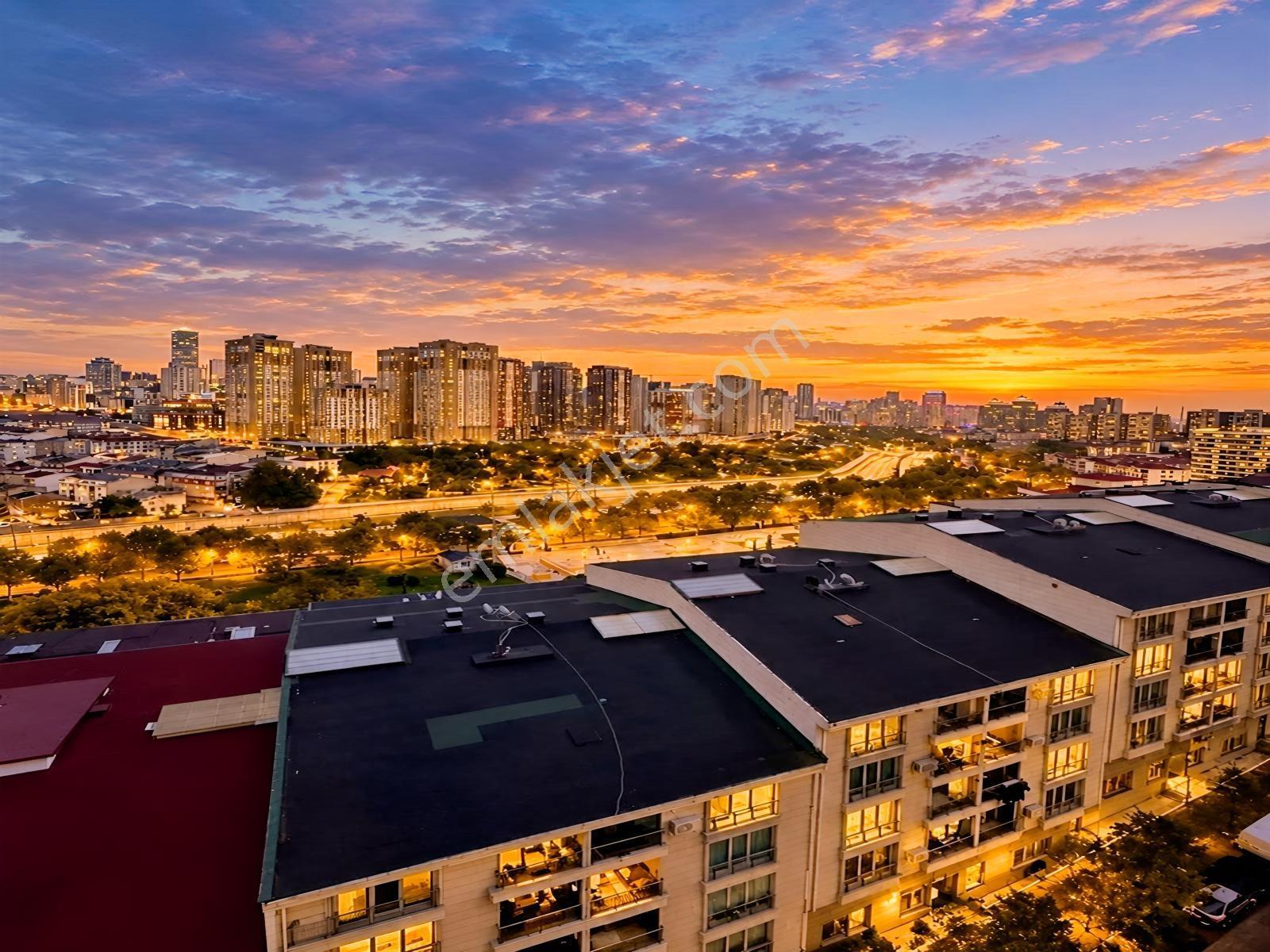 Metrobüse Yakın Sitede Ultra Geniş 3+1 Satılık Arakat Daire — fotoğraf 28