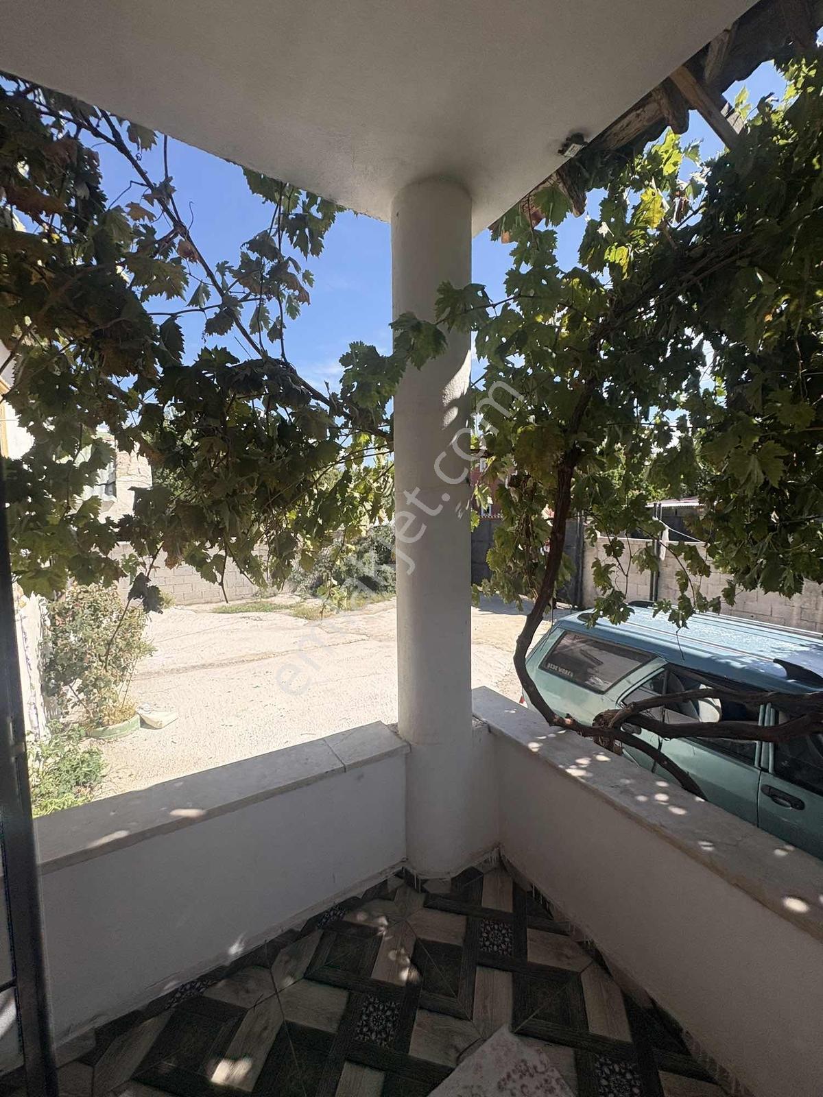 Satılık 575 M2 Arsa 7 Yıllık 3+1 Müstakil Buzhanede Villa Bölges