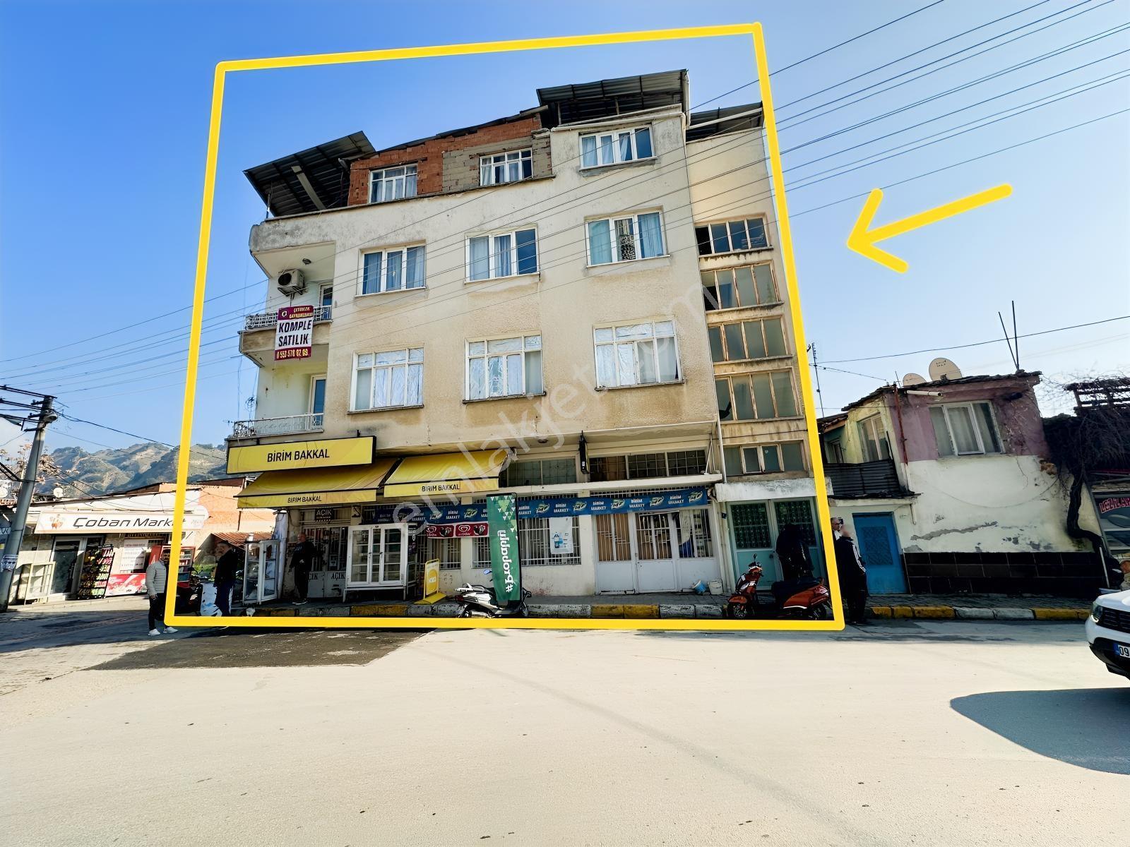 Nazilli Hürriyet Caddesinde Komple Satılık Bina + Dükkan