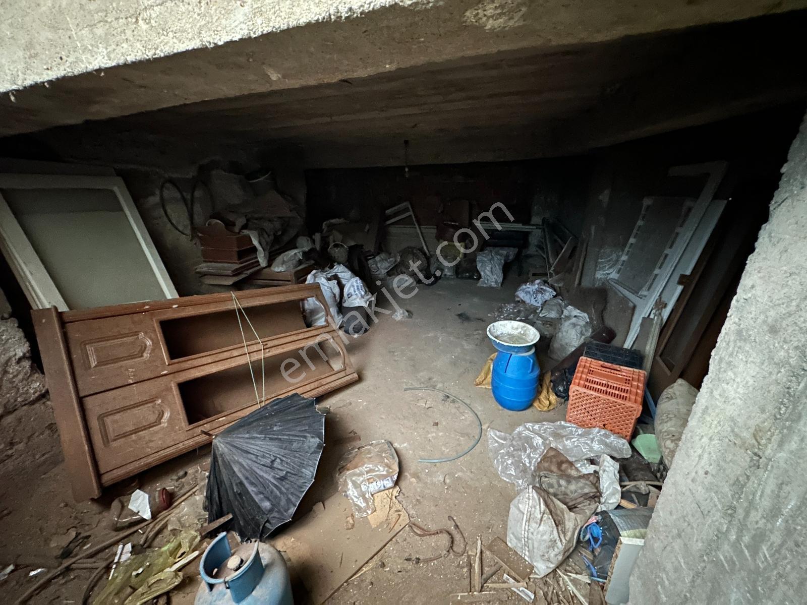 Nazilli Hürriyet Caddesinde Komple Satılık Bina + Dükkan — fotoğraf 23