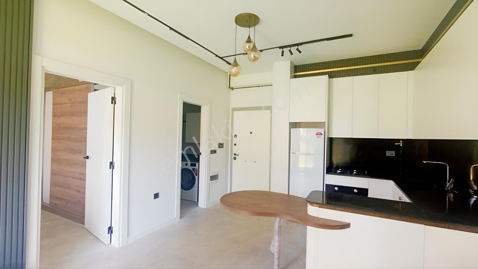 C21 Loft'tan Servergazi'de Havuzlu Sitede Eşyalı Satılık 1+1 — fotoğraf 6