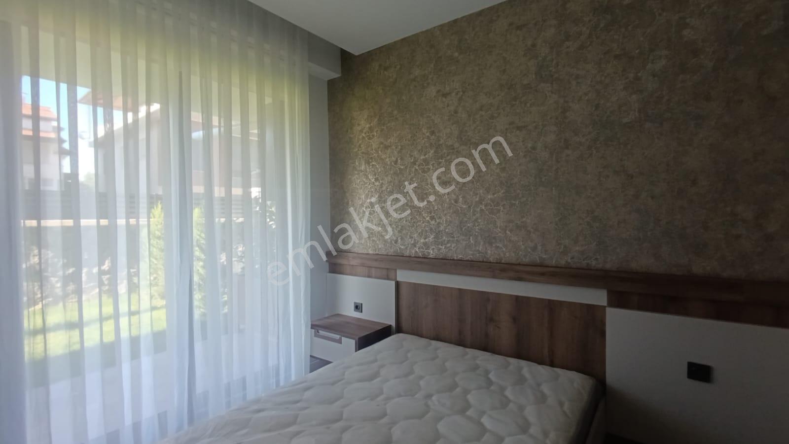 C21 Loft'tan Servergazi'de Havuzlu Sitede Eşyalı Satılık 1+1 — fotoğraf 8