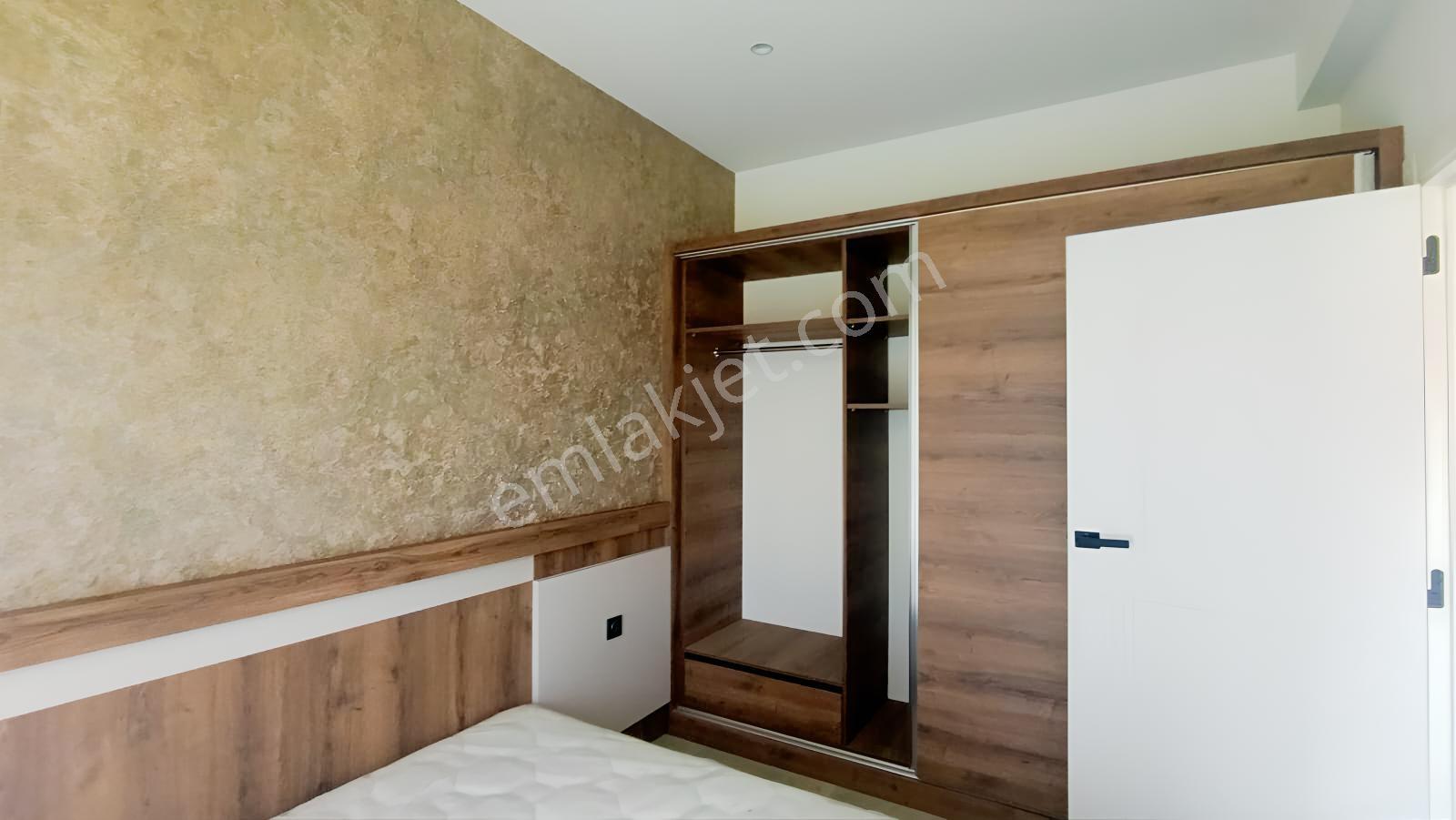 C21 Loft'tan Servergazi'de Havuzlu Sitede Eşyalı Satılık 1+1 — fotoğraf 9
