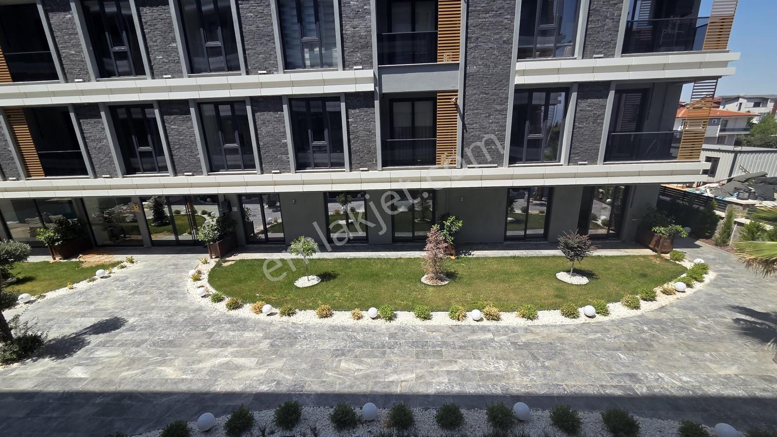 C21 Loft'tan Servergazi'de Havuzlu Sitede Eşyalı Satılık 1+1 — fotoğraf 21