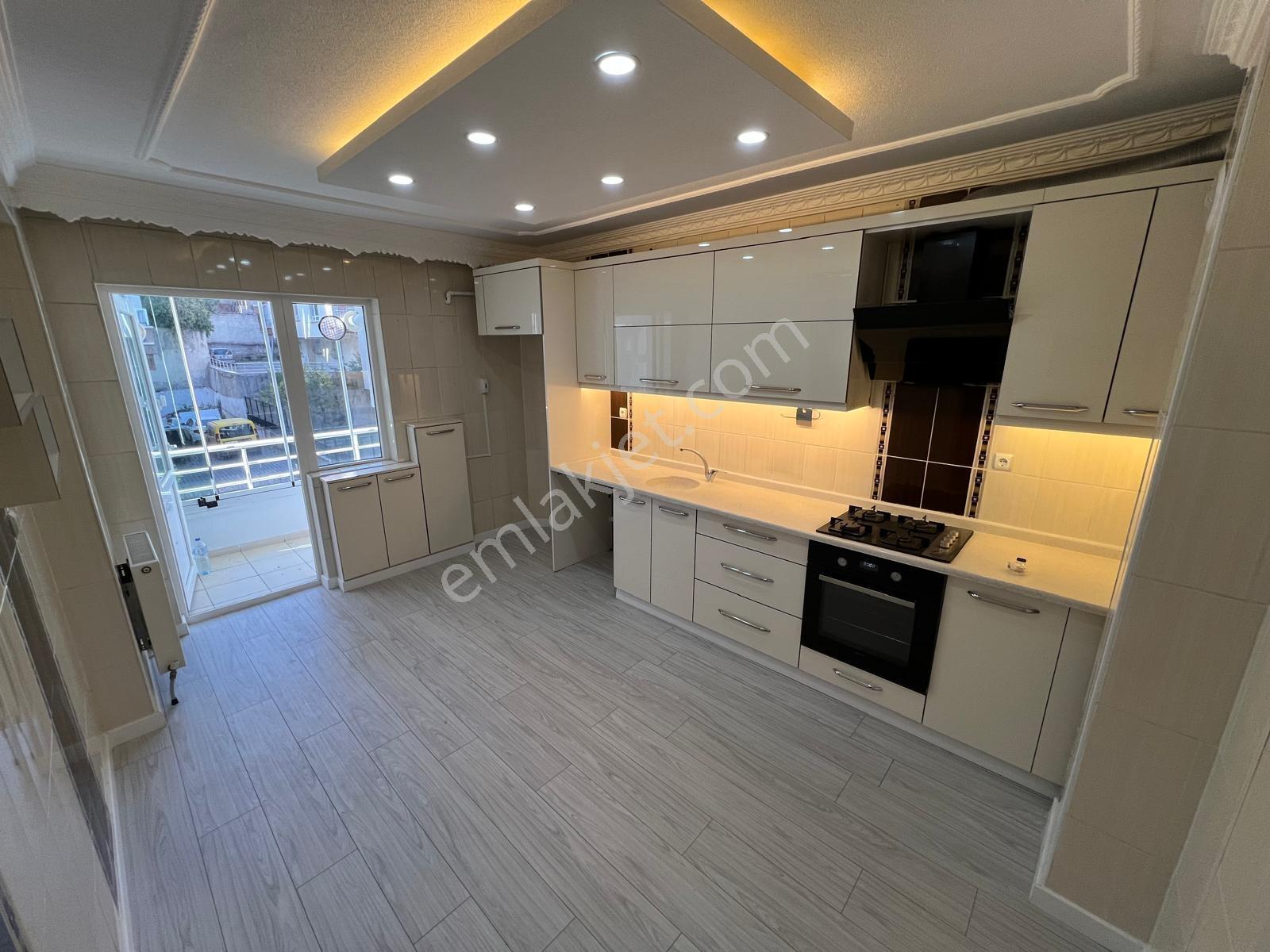 Ovacık Koblay Yakını 130 M2 Asansörlü 1.Kat Yapılı 3 Balkonlu