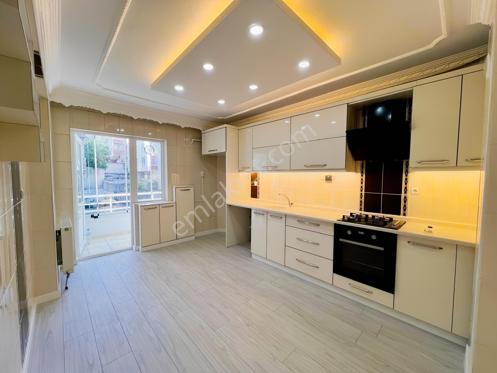 Ovacık Koblay Yakını 130 M2 Asansörlü 1.kat Yapılı 3 Balkonlu — fotoğraf 2