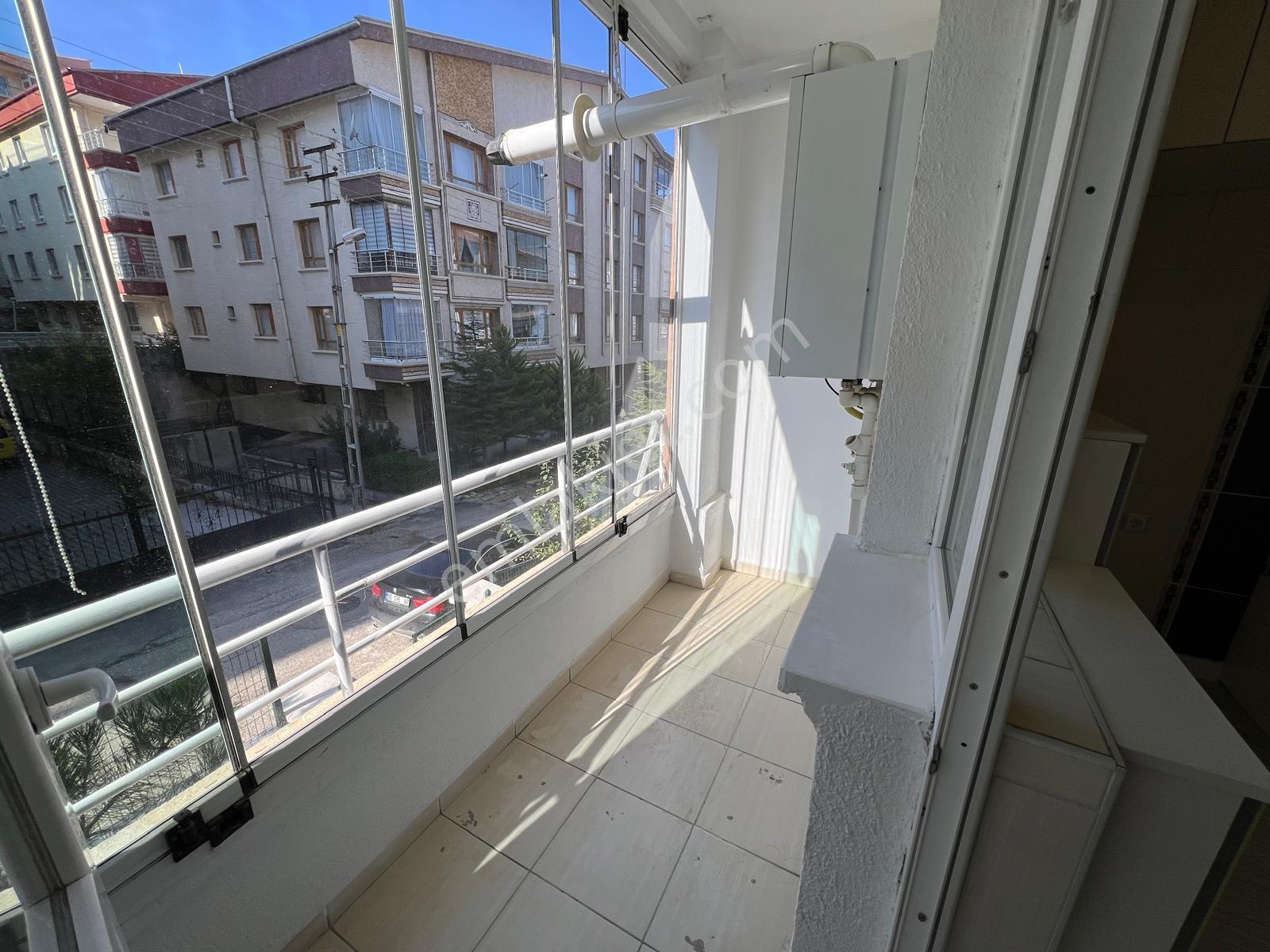 Ovacık Koblay Yakını 130 M2 Asansörlü 1.kat Yapılı 3 Balkonlu — fotoğraf 5