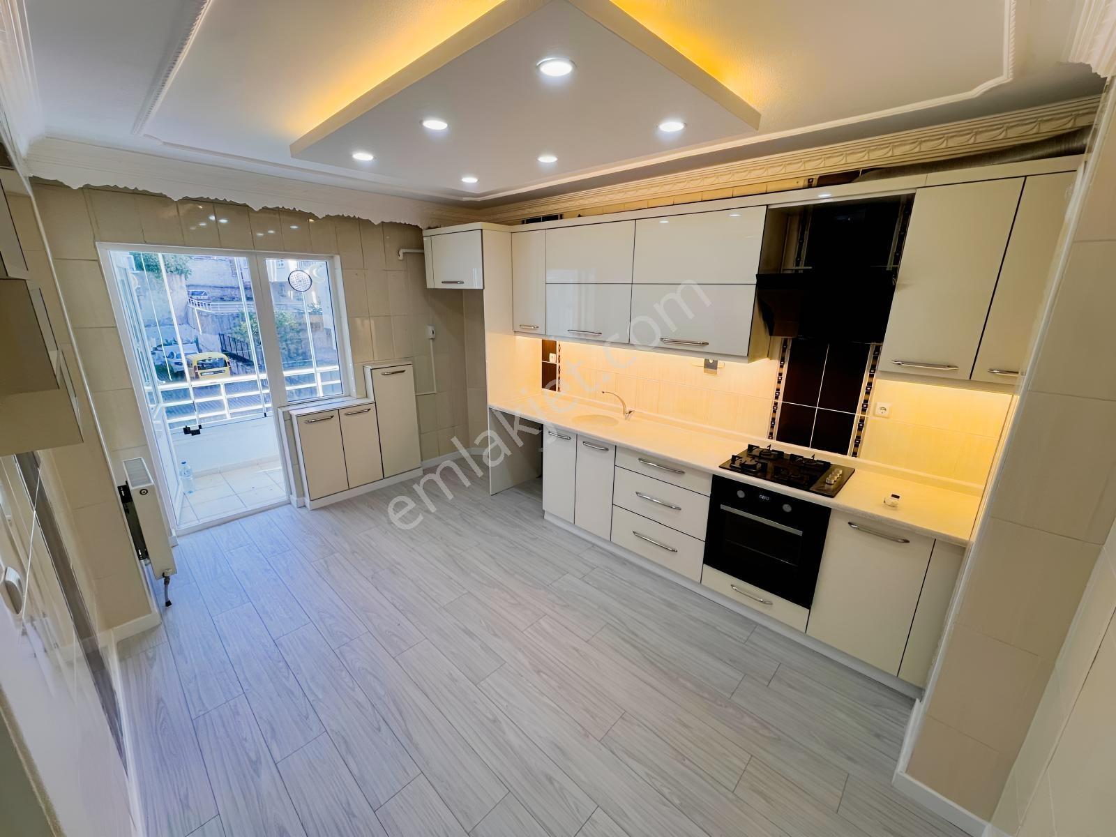 Ovacık Koblay Yakını 130 M2 Asansörlü 1.kat Yapılı 3 Balkonlu — fotoğraf 6