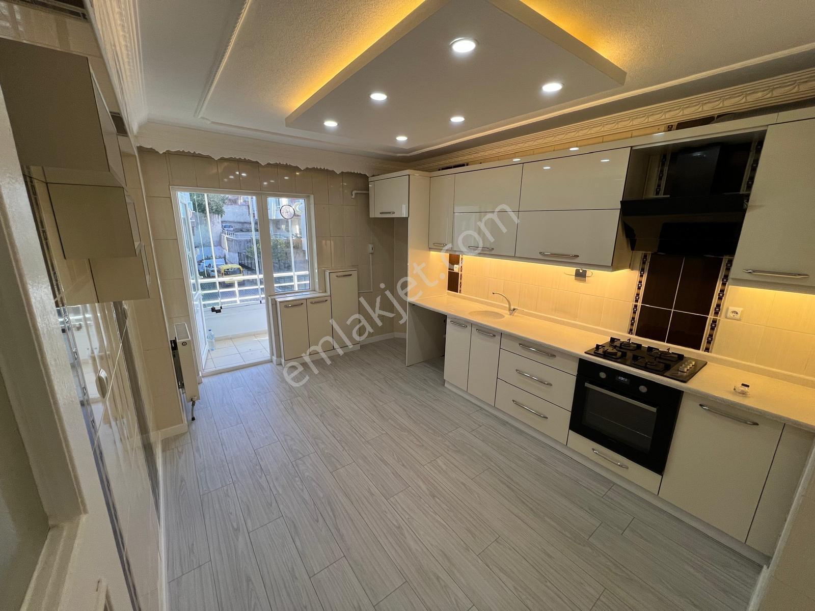 Ovacık Koblay Yakını 130 M2 Asansörlü 1.kat Yapılı 3 Balkonlu — fotoğraf 8