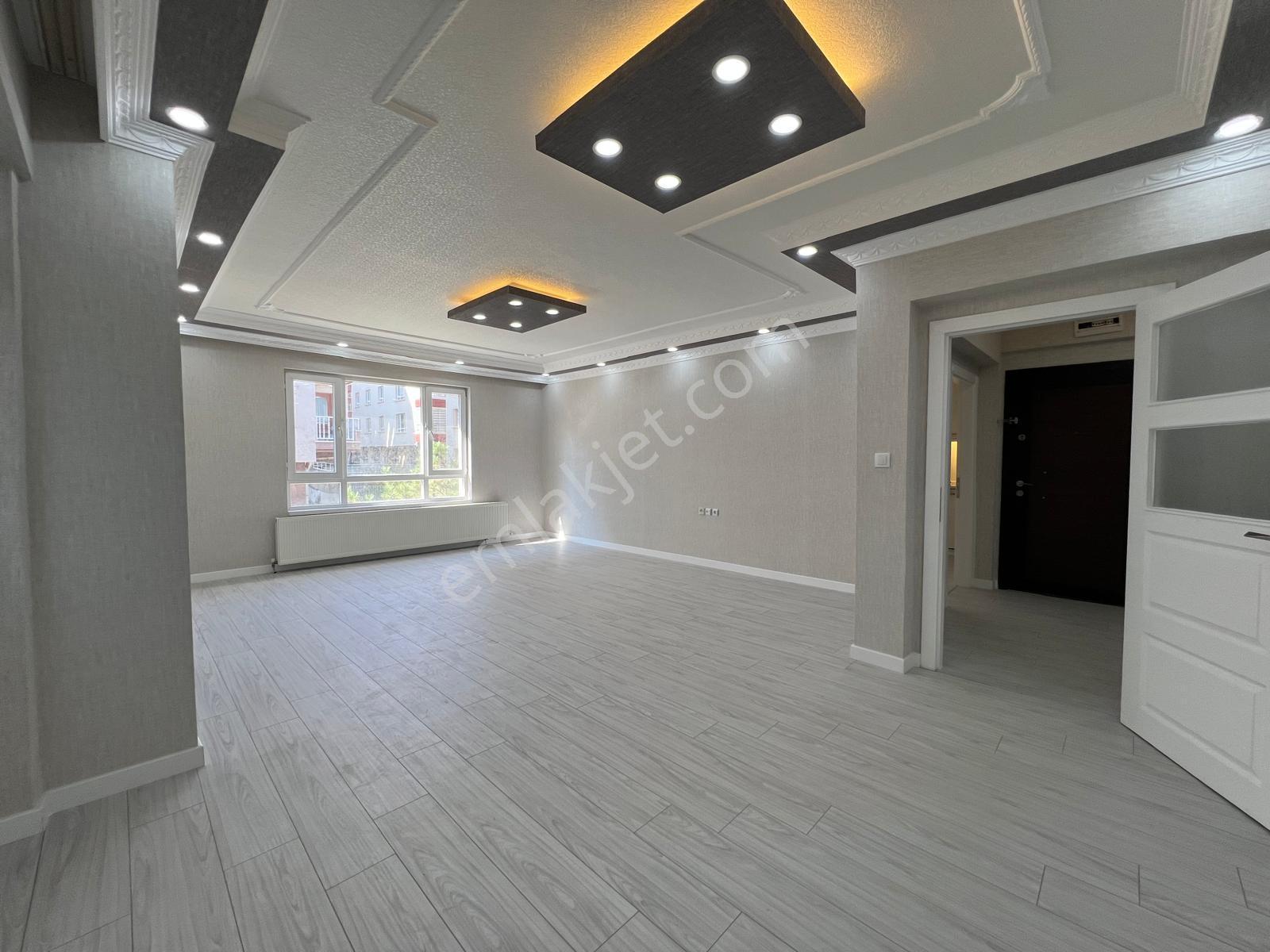 Ovacık Koblay Yakını 130 M2 Asansörlü 1.kat Yapılı 3 Balkonlu — fotoğraf 10
