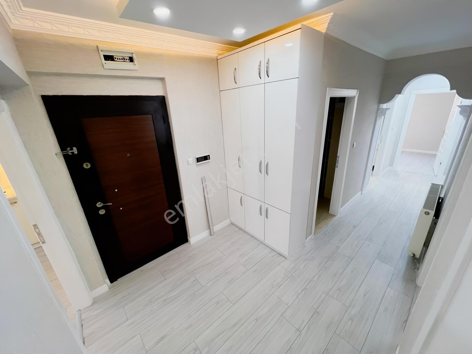 Ovacık Koblay Yakını 130 M2 Asansörlü 1.kat Yapılı 3 Balkonlu — fotoğraf 16
