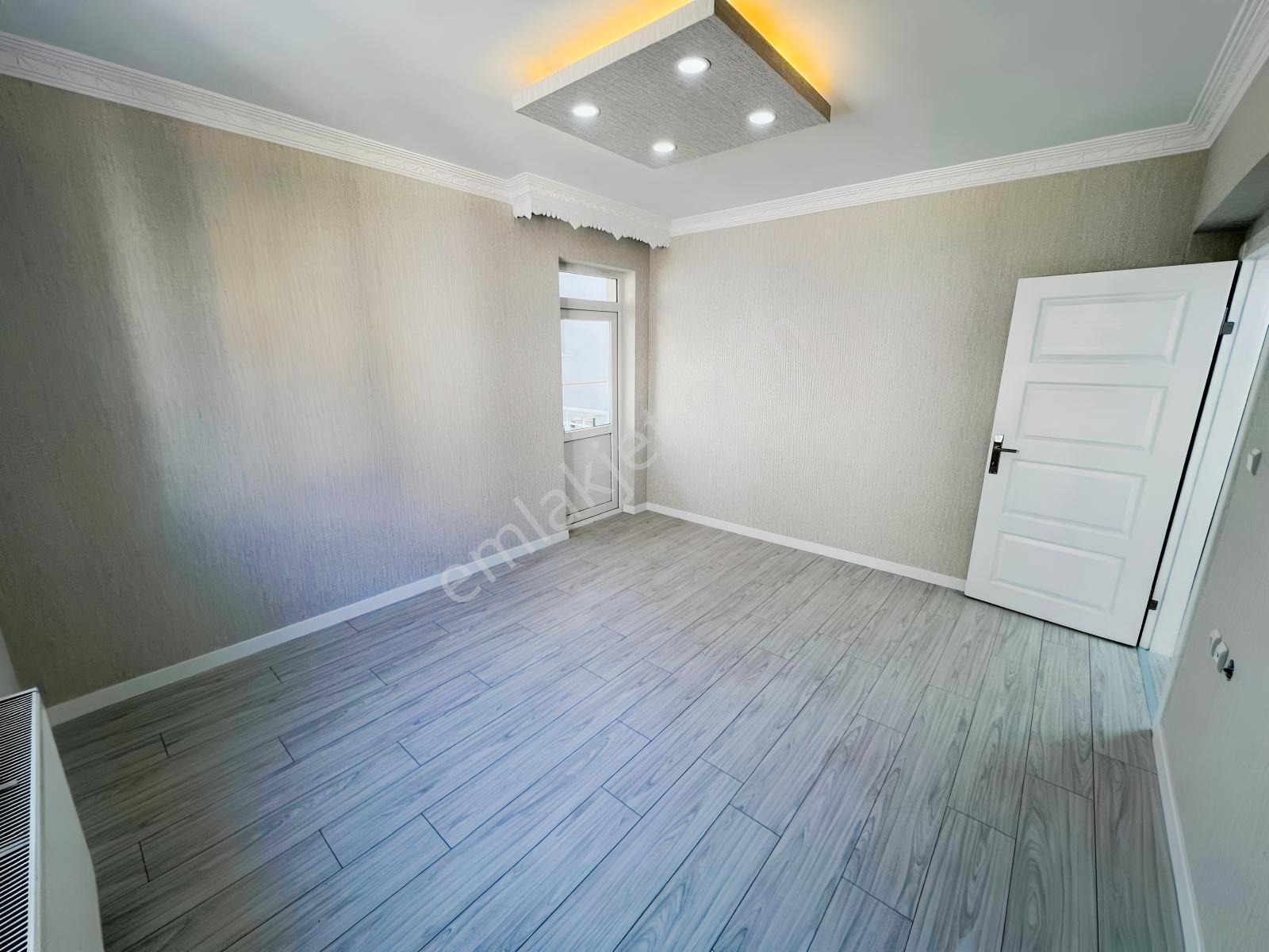 Ovacık Koblay Yakını 130 M2 Asansörlü 1.kat Yapılı 3 Balkonlu — fotoğraf 23