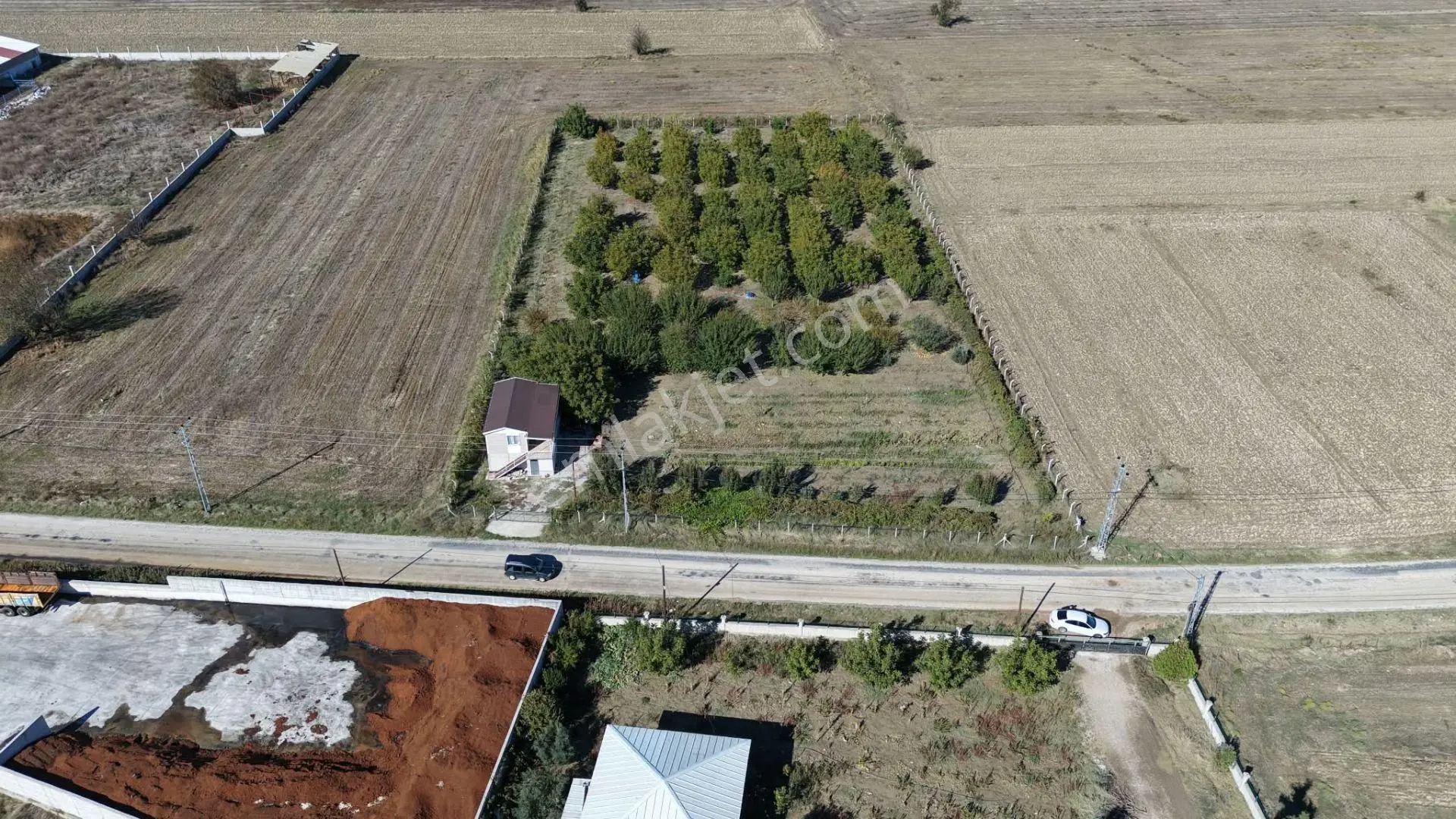 Burdur Bucak Karapınar'da Satılık 6.855 M² Kurulu Düzen Bağ Evi Ve Meyve Bahçesi — fotoğraf 4