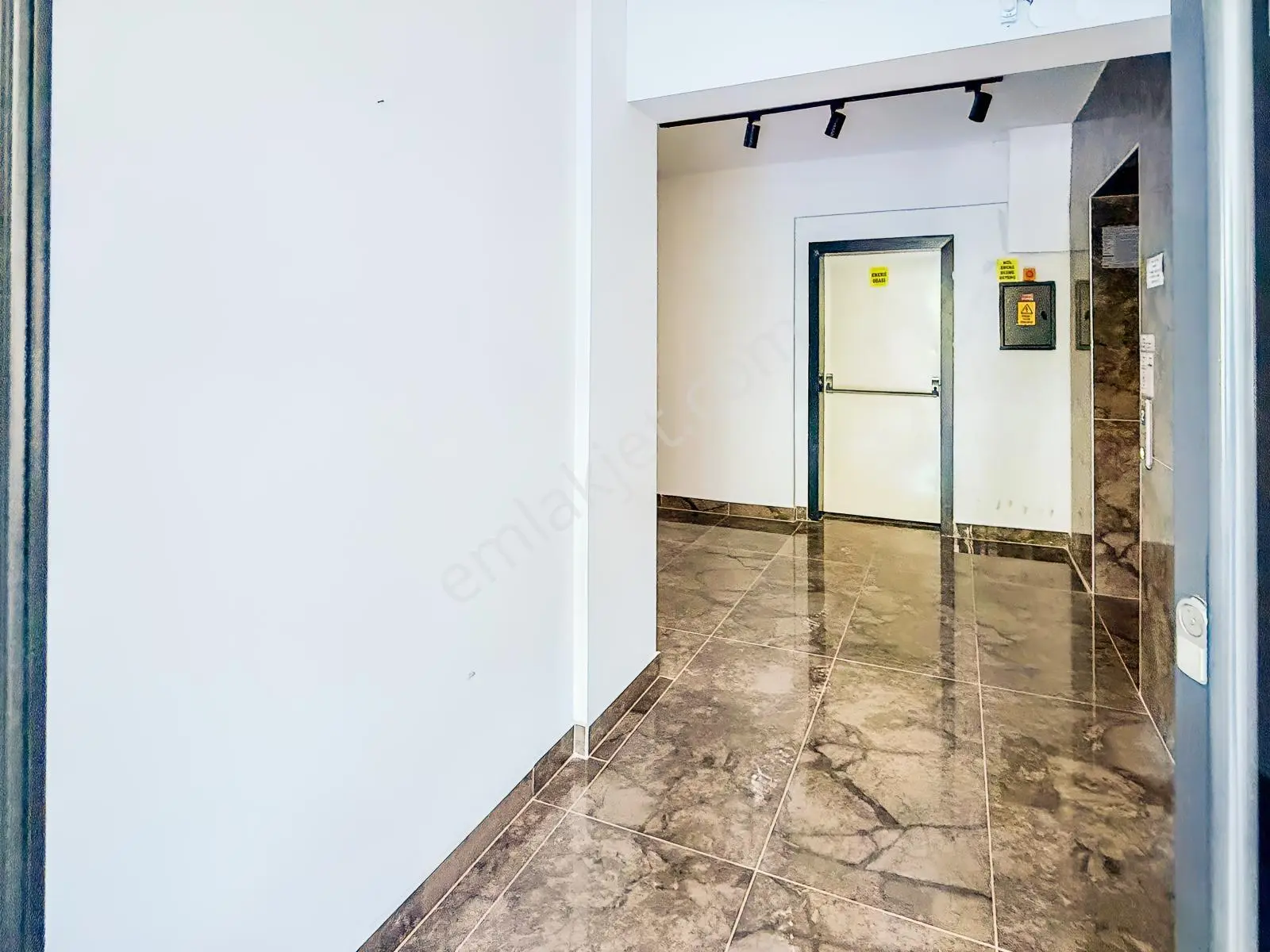 Kızılcaşar'da Çatı Dubleks 4+1 İskanlı Takaslı Satılık Daire — fotoğraf 9