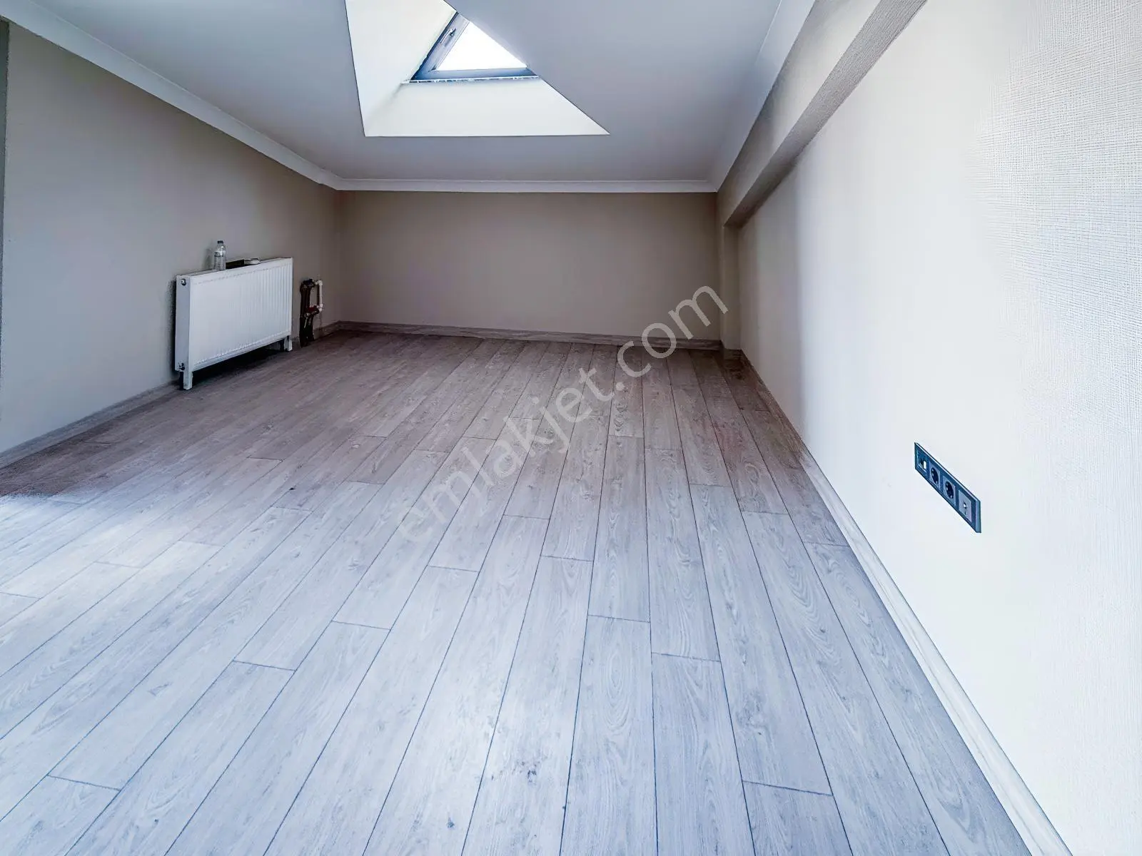Kızılcaşar'da Çatı Dubleks 4+1 İskanlı Takaslı Satılık Daire — fotoğraf 30