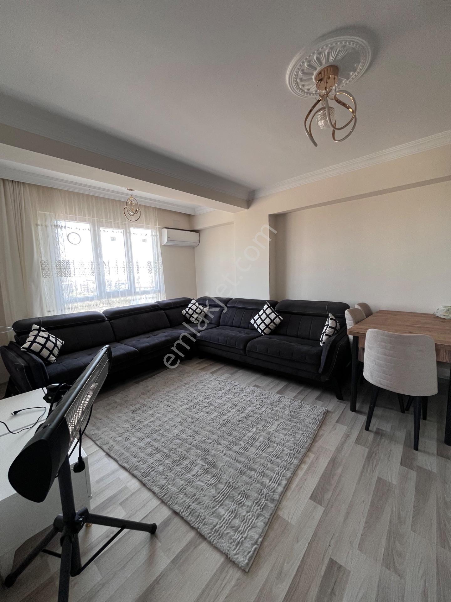 Alaşehir'de Satılık Eşyalı 1+1 Modern Daire — fotoğraf 4