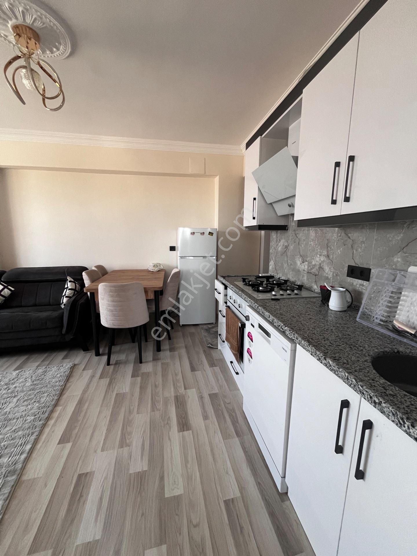 Alaşehir'de Satılık Eşyalı 1+1 Modern Daire — fotoğraf 8
