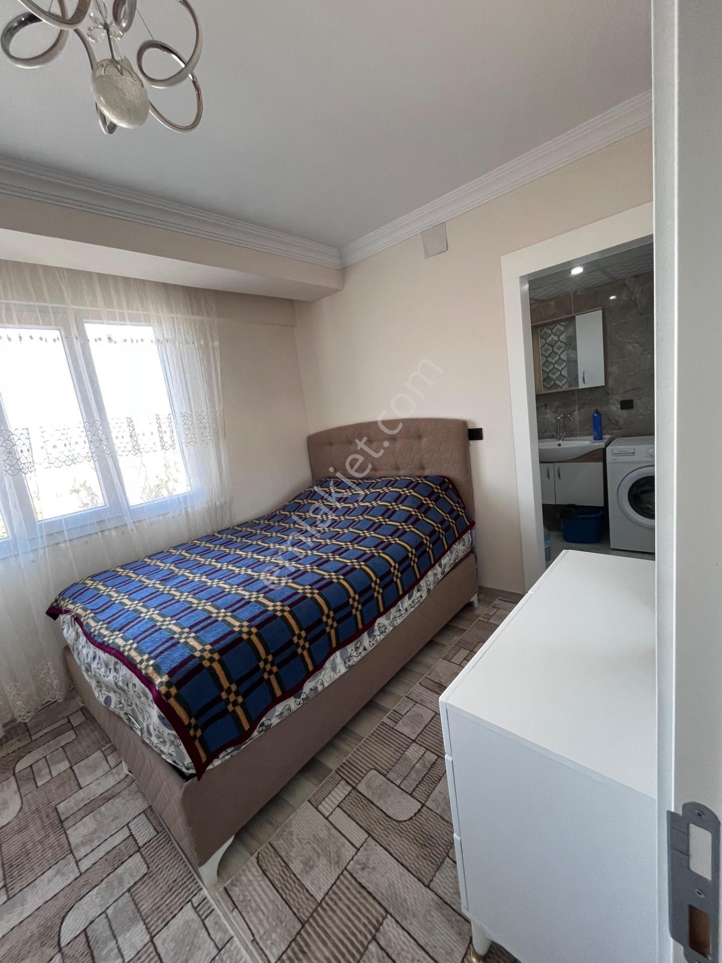 Alaşehir'de Satılık Eşyalı 1+1 Modern Daire — fotoğraf 9