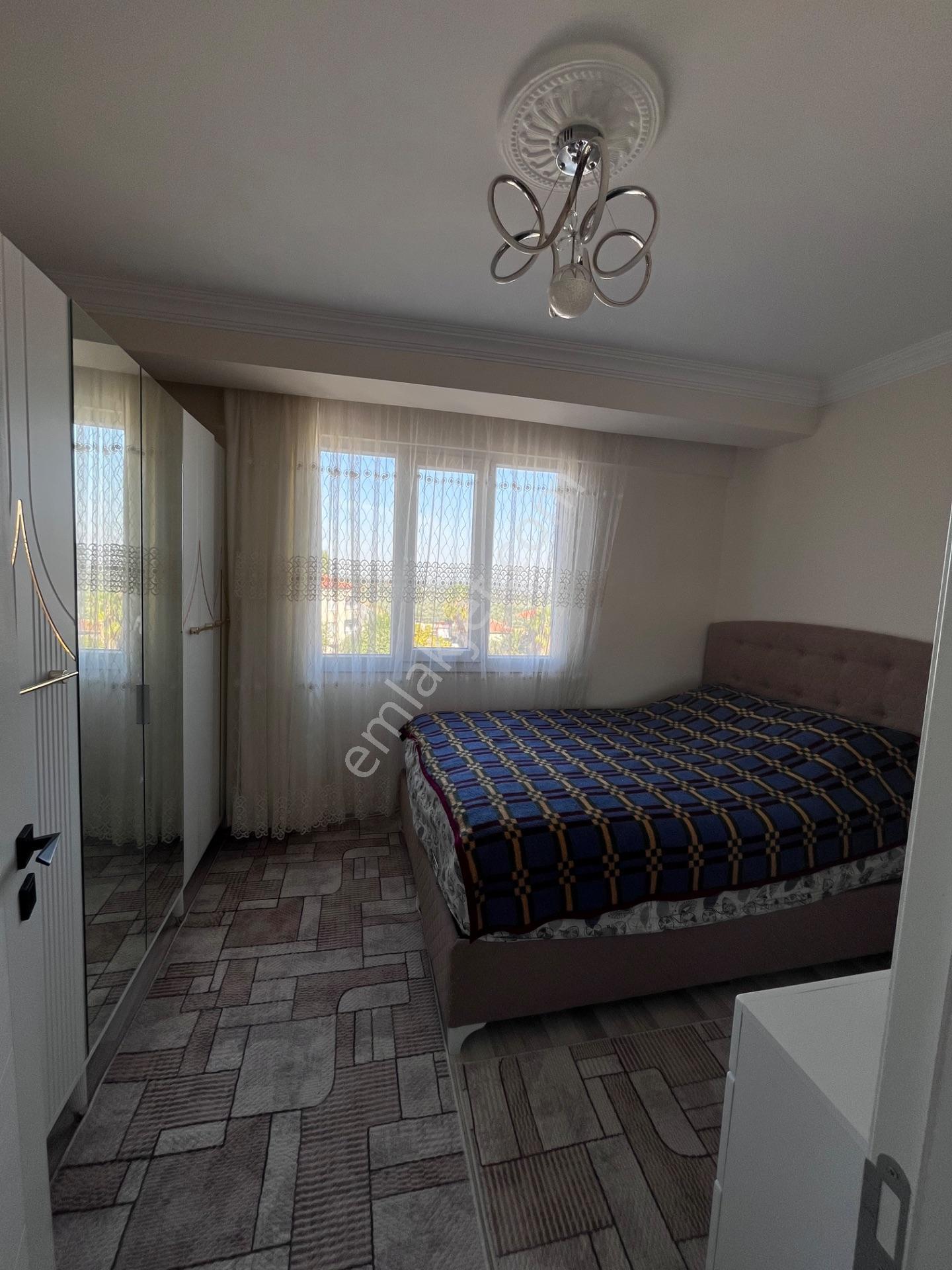 Alaşehir'de Satılık Eşyalı 1+1 Modern Daire — fotoğraf 10
