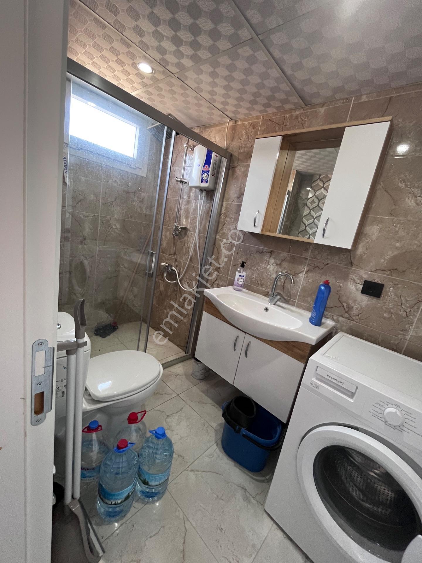 Alaşehir'de Satılık Eşyalı 1+1 Modern Daire — fotoğraf 11