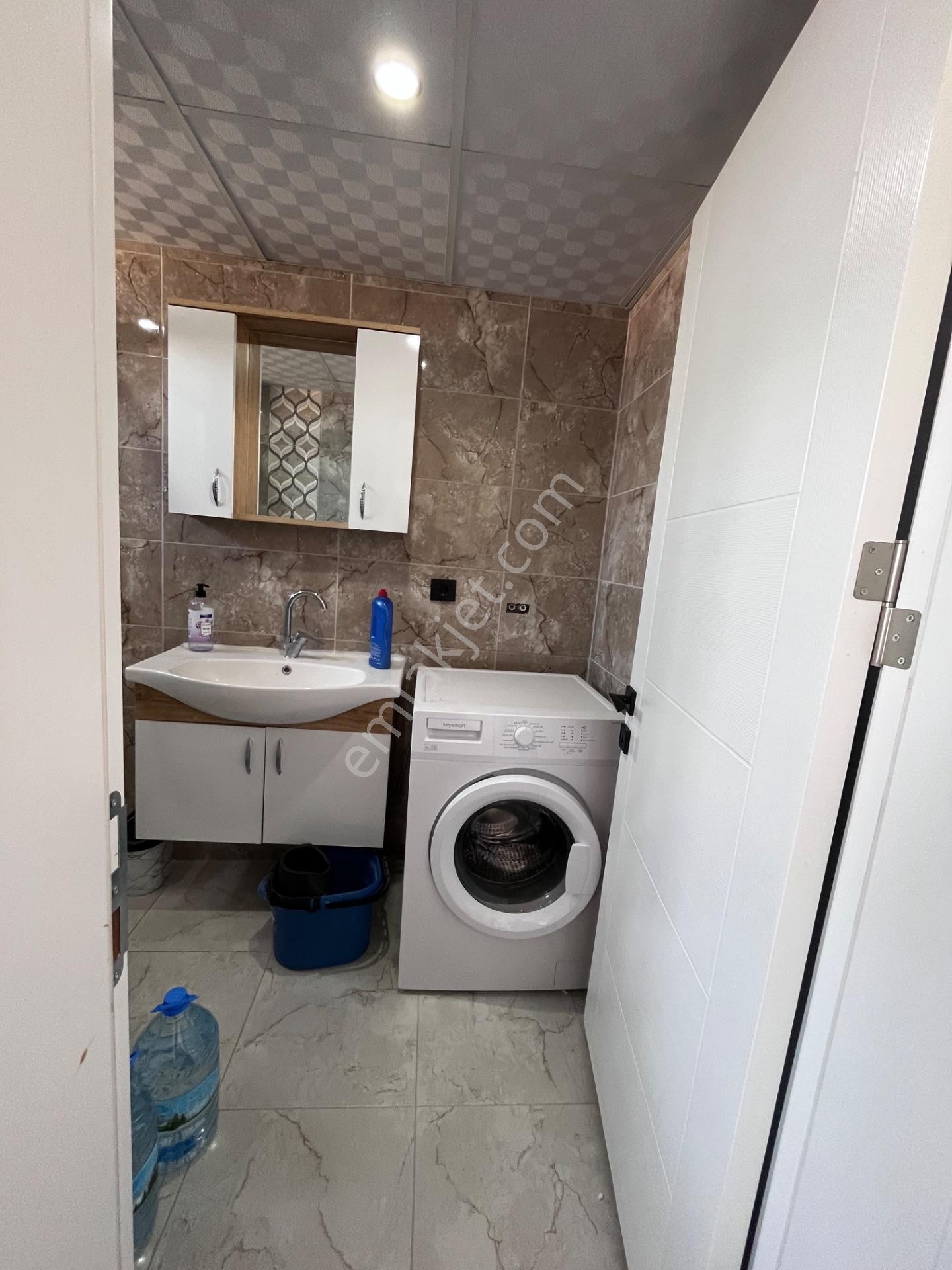 Alaşehir'de Satılık Eşyalı 1+1 Modern Daire — fotoğraf 12