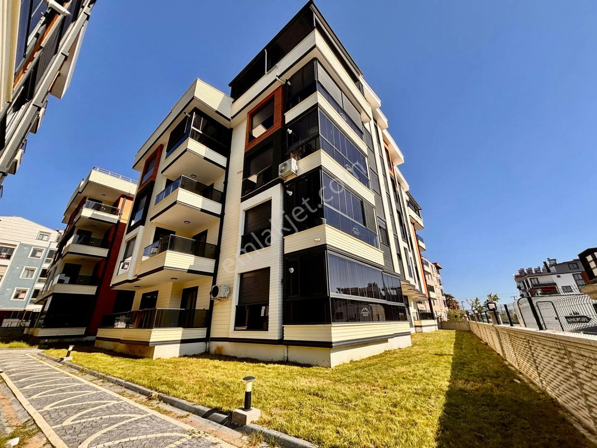 ꧁ay Emlaktan꧂akçay'da Denize Sadece 600 Mt Ebeveyn Banyolu Yazlık 3+1 Ultra Lüks Dublex Daire — fotoğraf 2