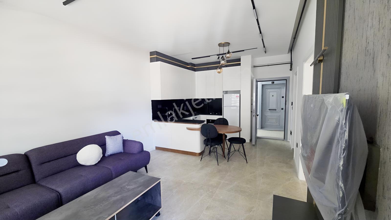 C21 Loft'tan Servergazi'de Havuzlu Sitede Eşyalı Satılık 2+1 — fotoğraf 3