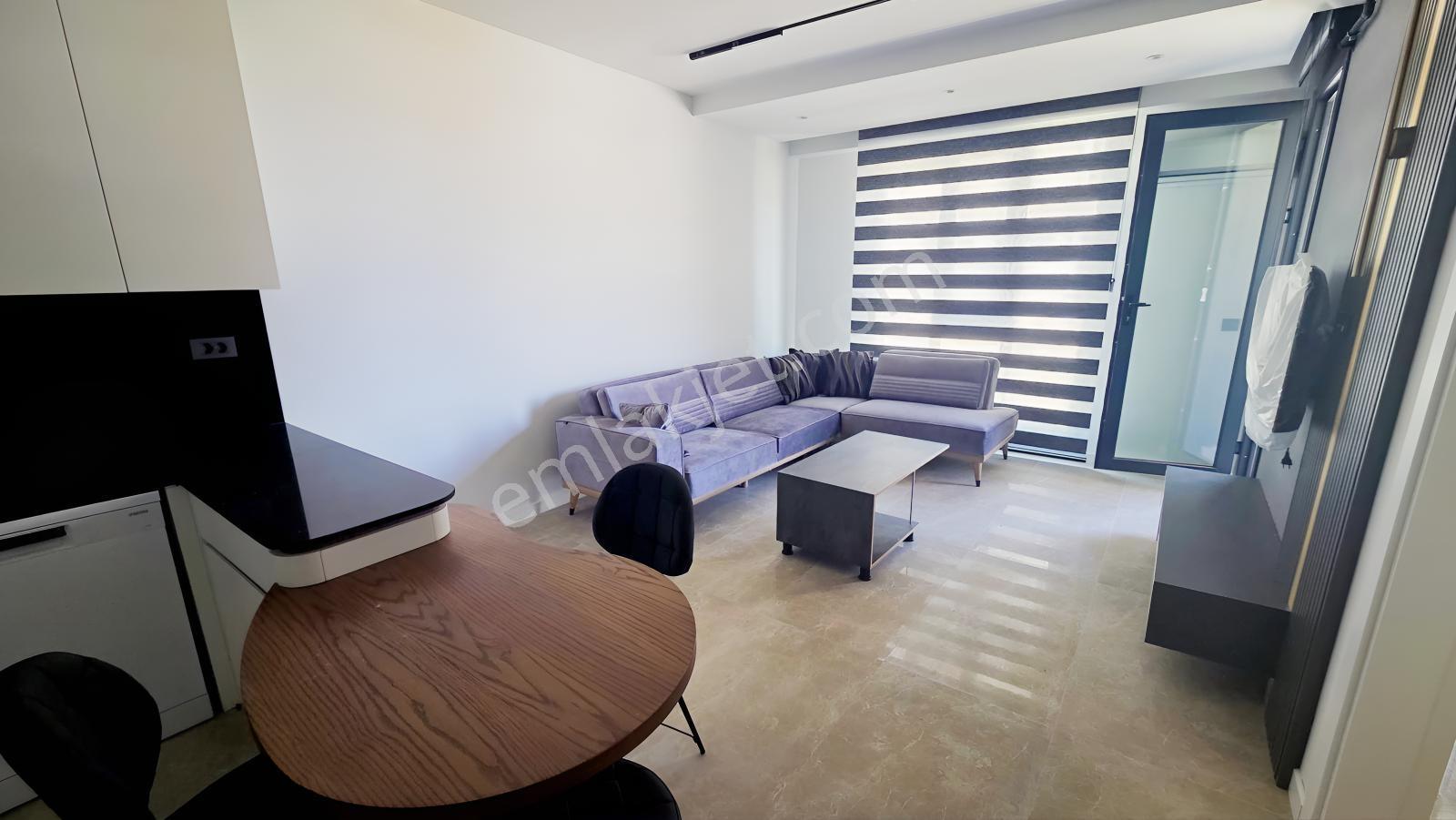 C21 Loft'tan Servergazi'de Havuzlu Sitede Eşyalı Satılık 2+1 — fotoğraf 4