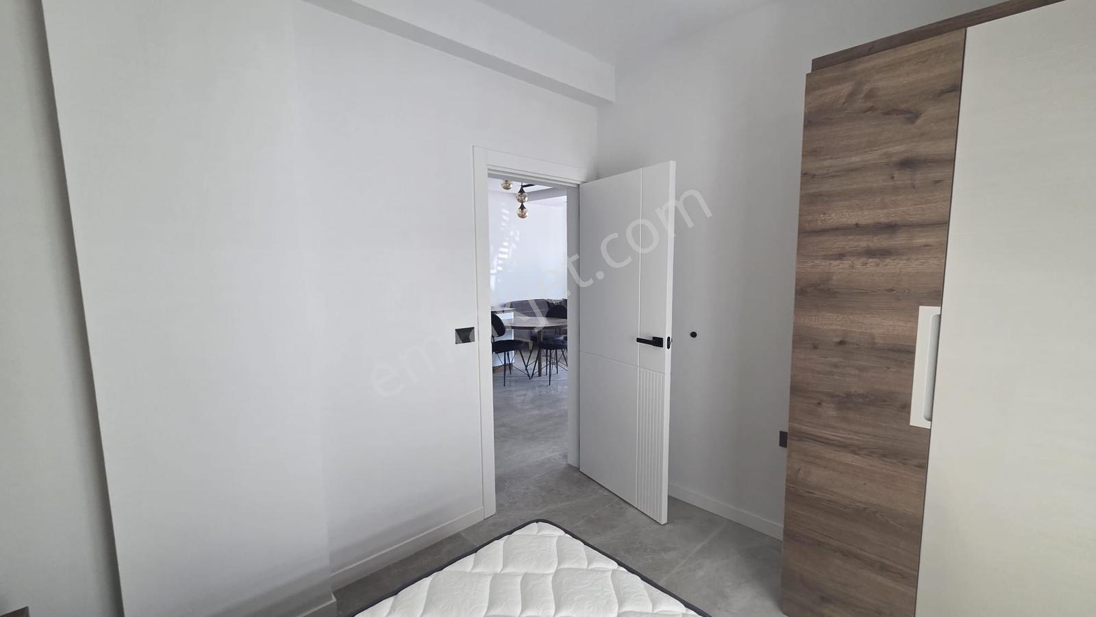 C21 Loft'tan Servergazi'de Havuzlu Sitede Eşyalı Satılık 2+1 — fotoğraf 13