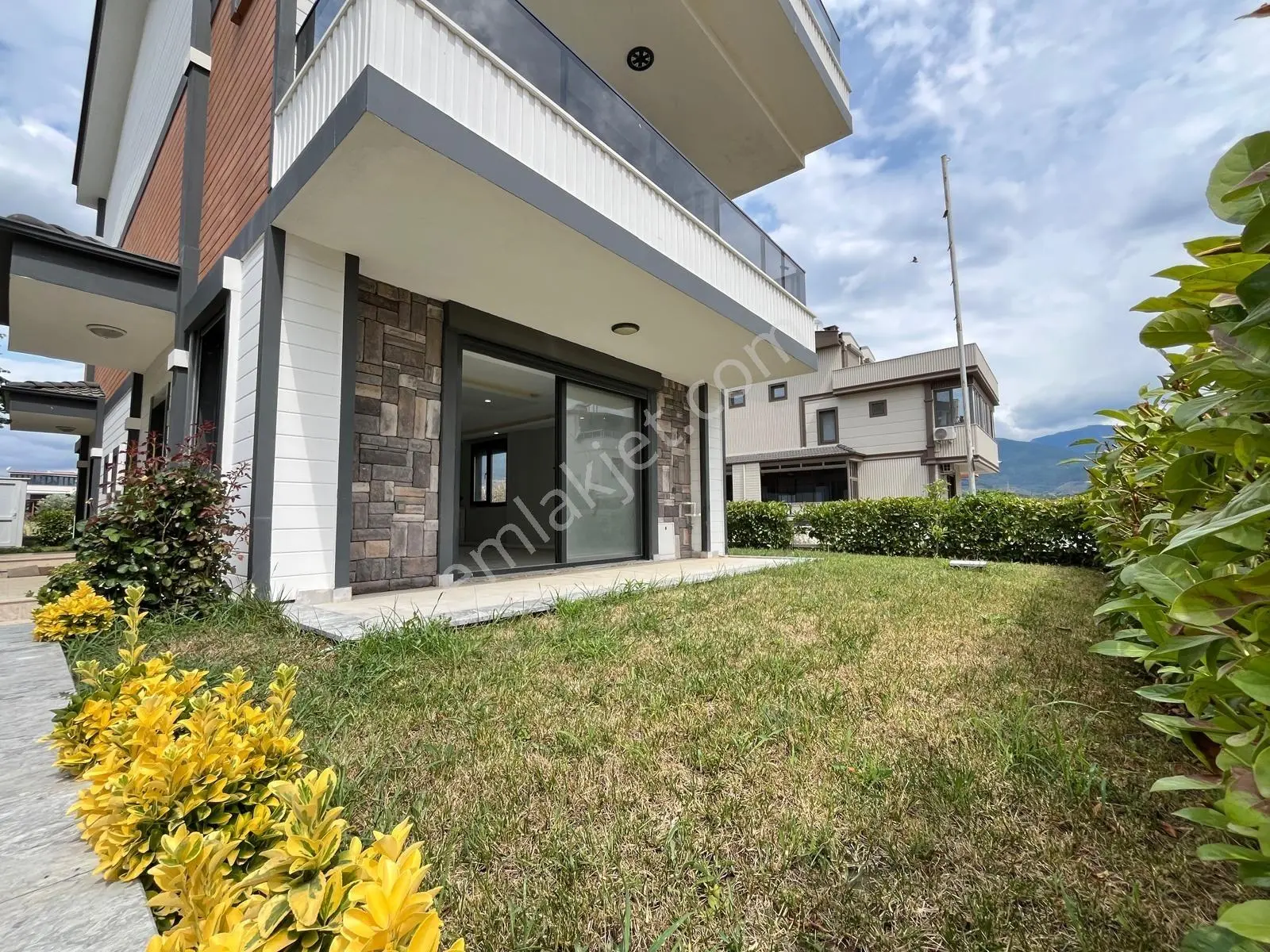 ▀güçten Gürede Geniş Bahçeli Denize 450 Metre Sıfır Lüx 3+1villa — fotoğraf 2