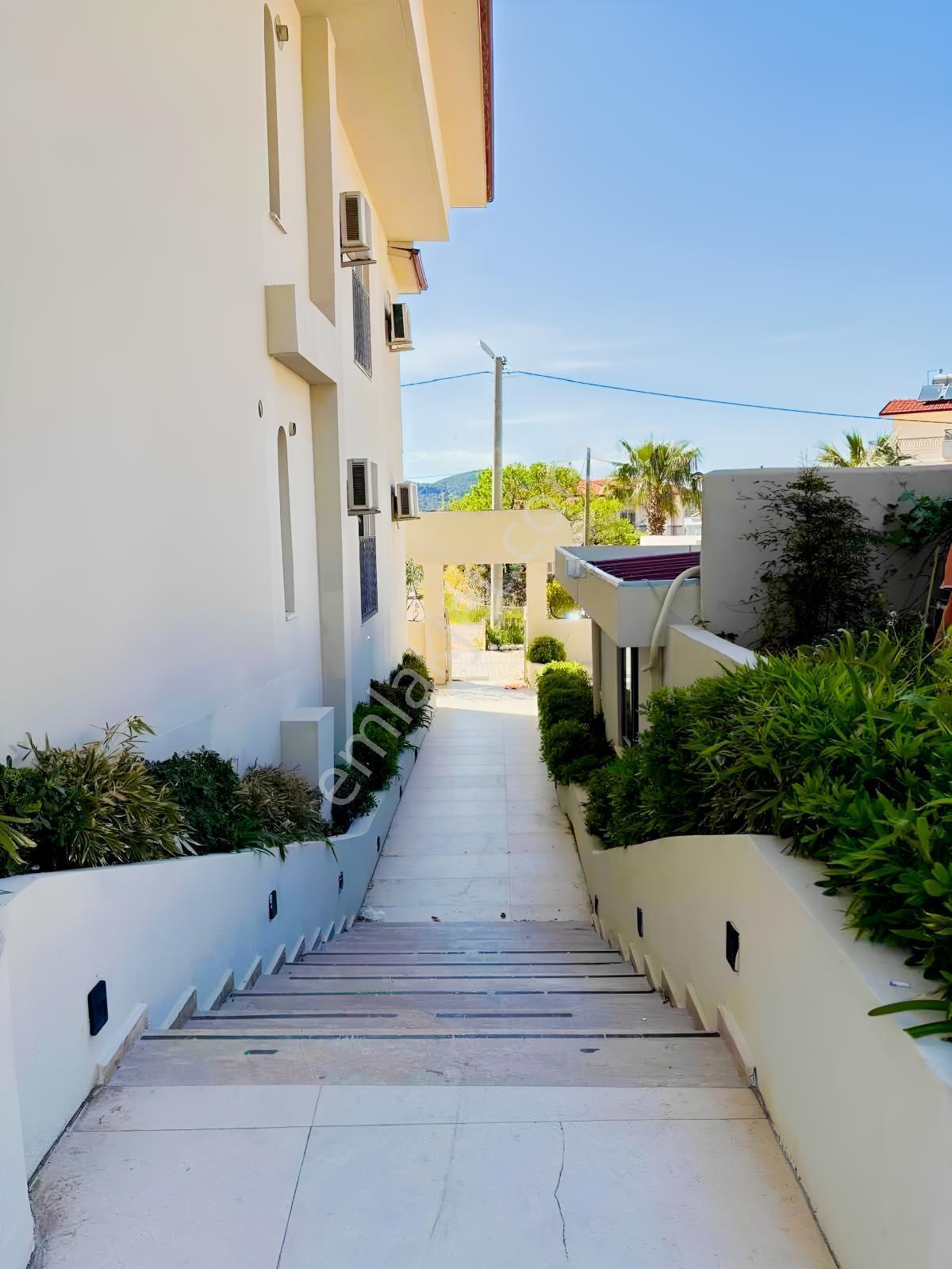 Dünyaca Ünlü Fethiye Ölüdeniz De Satılık Havuzlu 1+1 Daire — fotoğraf 17