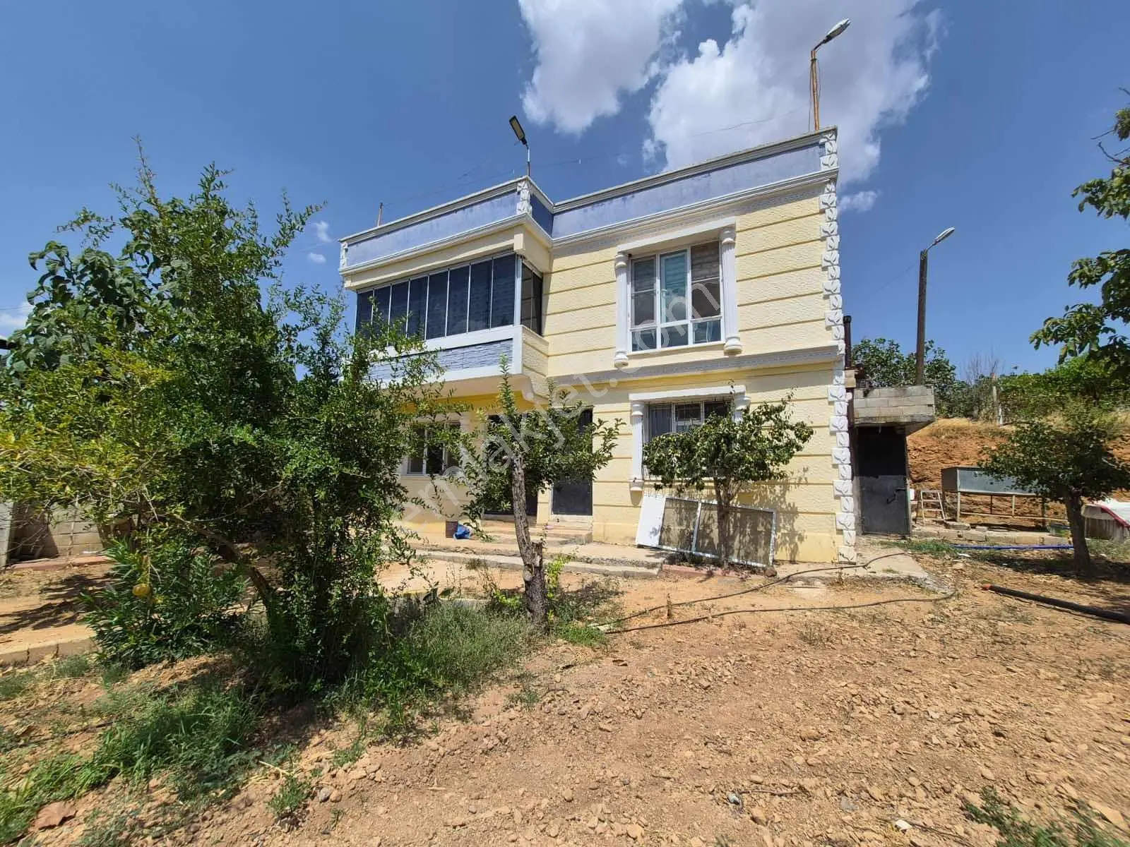 Keret Adaklıda Fırsat Arazi İçinde 2 Katlı Ev Var