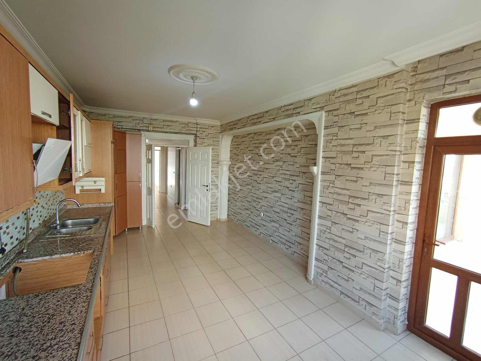 Bağcılar Bölgesi Aramtigran Bulvarı Cıvarı 4+1 Satılık Daire — fotoğraf 2