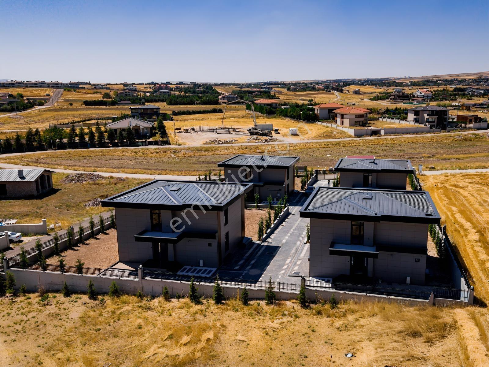 Hacılar Site İçinde 4+1 Villa 750 M2 Arsa 500 M2 Bahçeli — fotoğraf 4