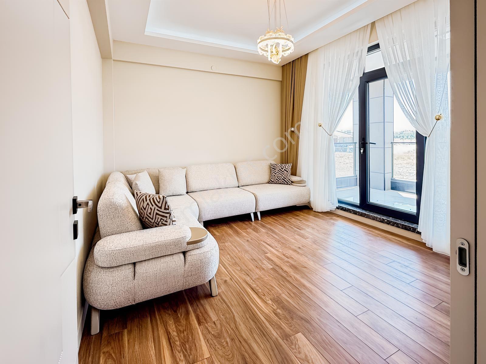 Hacılar Site İçinde 4+1 Villa 750 M2 Arsa 500 M2 Bahçeli — fotoğraf 5